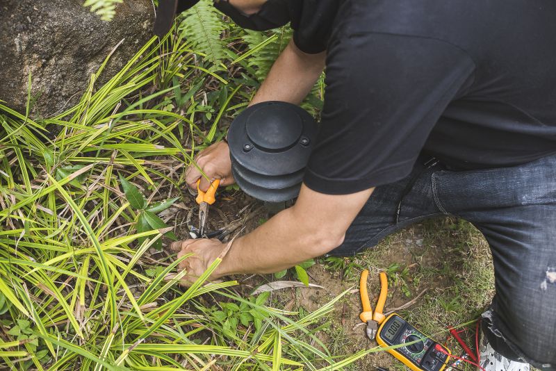 Local Streetlight Repair pros at work